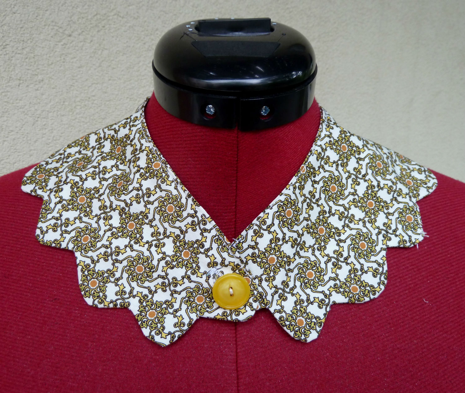 Fun with detachable collars 1 A Stitching Odyssey