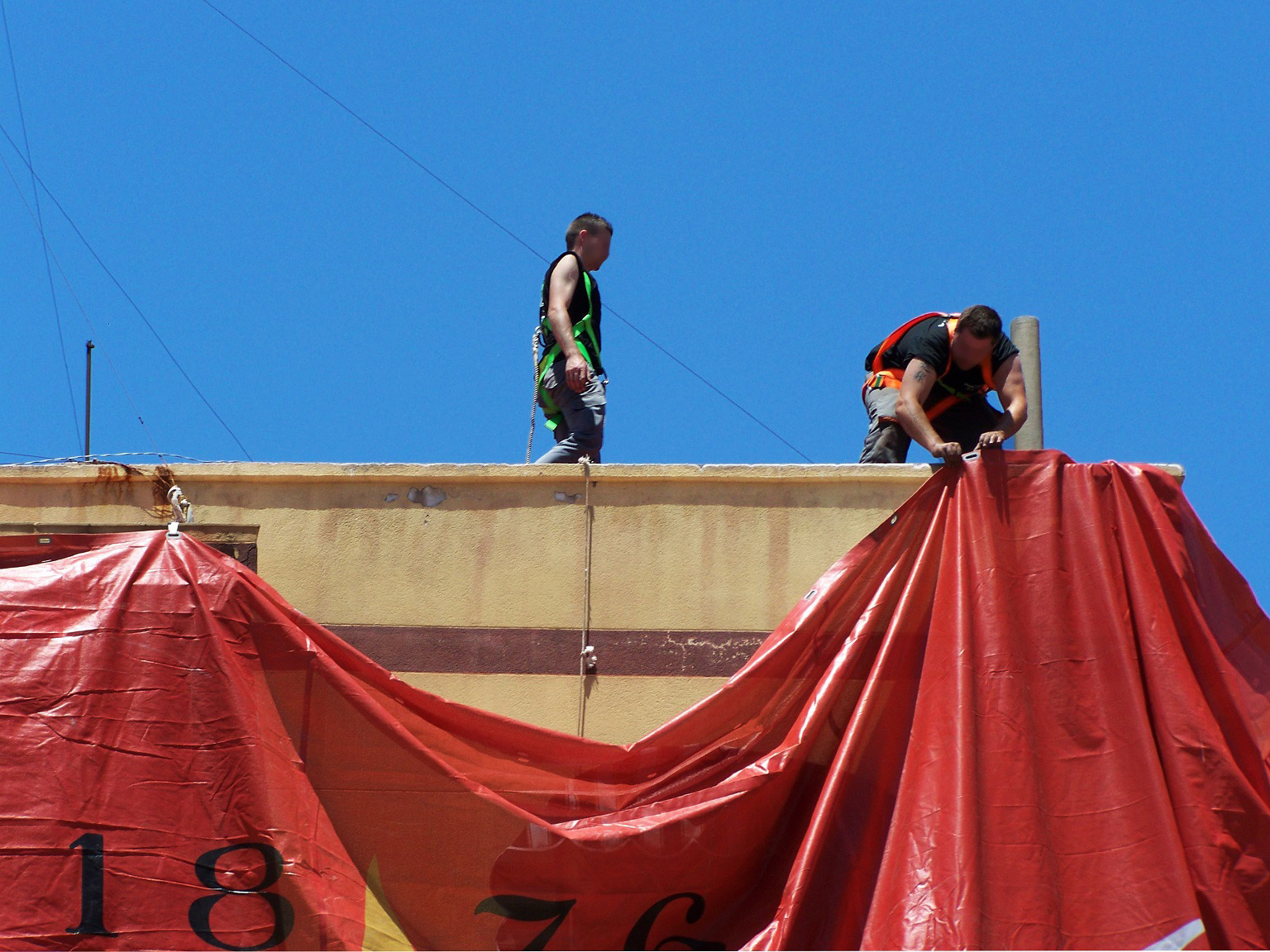 Alacantí de profit CORRAMOS UN TUPIDO VELO