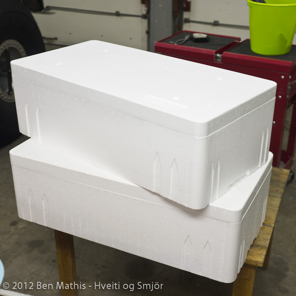 Hveiti og Smjör Bonus Fiberglass Bicycle Box Construction