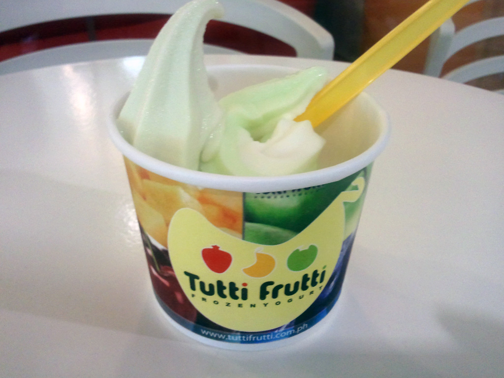 Food Philippines Tutti Frutti Frozen Yogurt in SM MegaMall