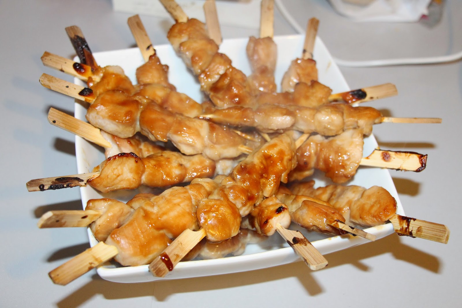 Les gourmandrines BROCHETTES DE POULET SAUCE YAKITORI