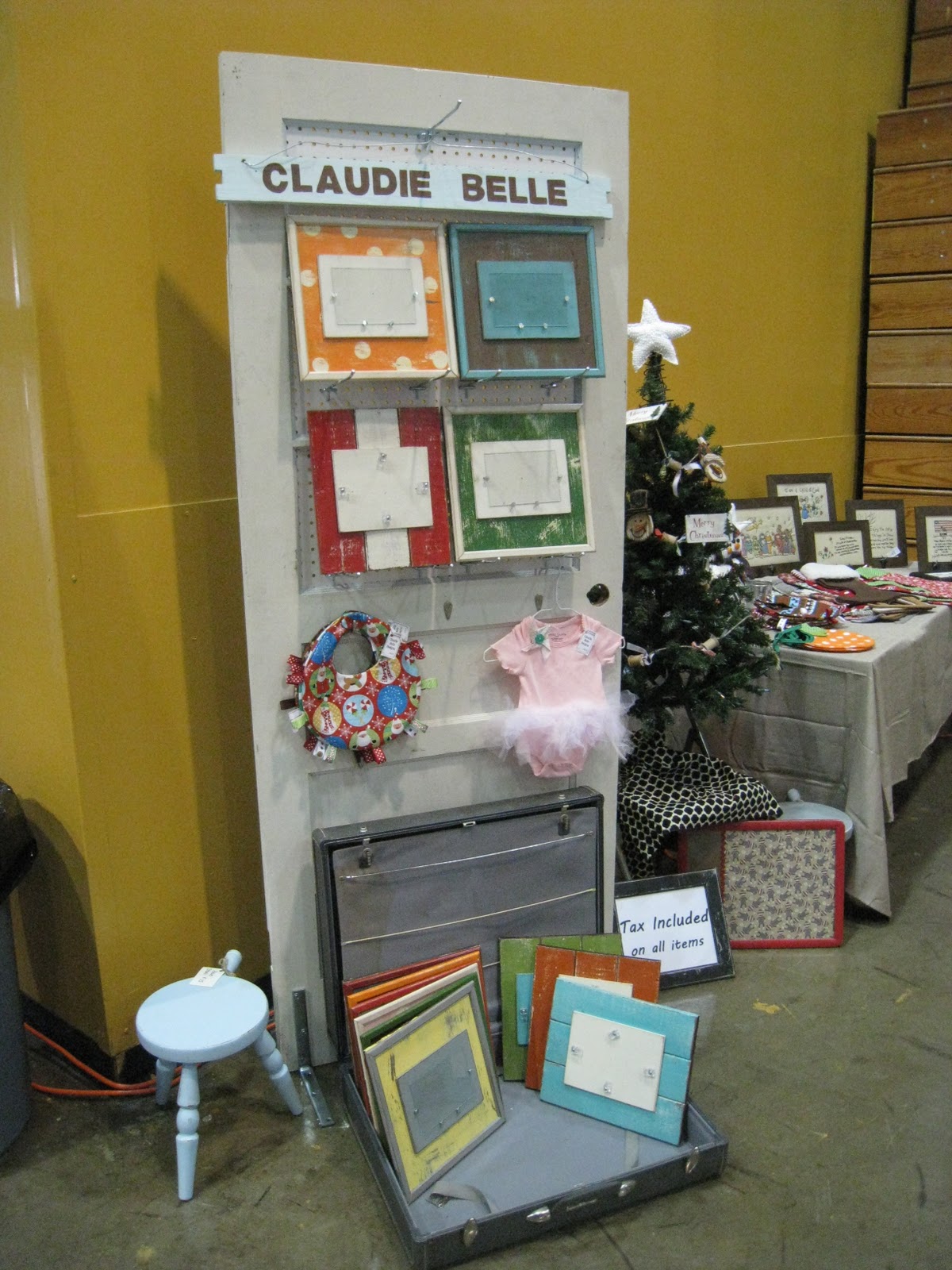 Claudie Belle Designs New Blog Look and Springfield Christmas Sampler