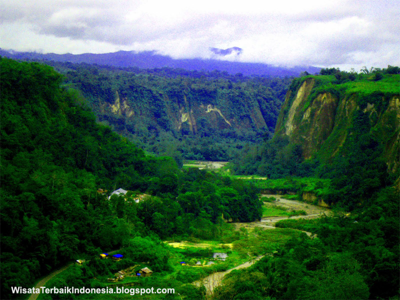 Lembah Indah Ngarai Sianok di Gunung Singgalang