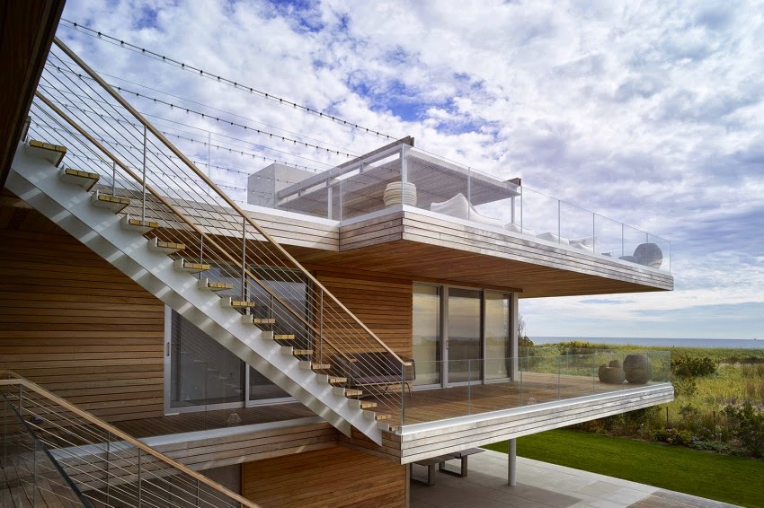 Modern Home Design White Ocean Deck House by Stelle Lomont Rouhani