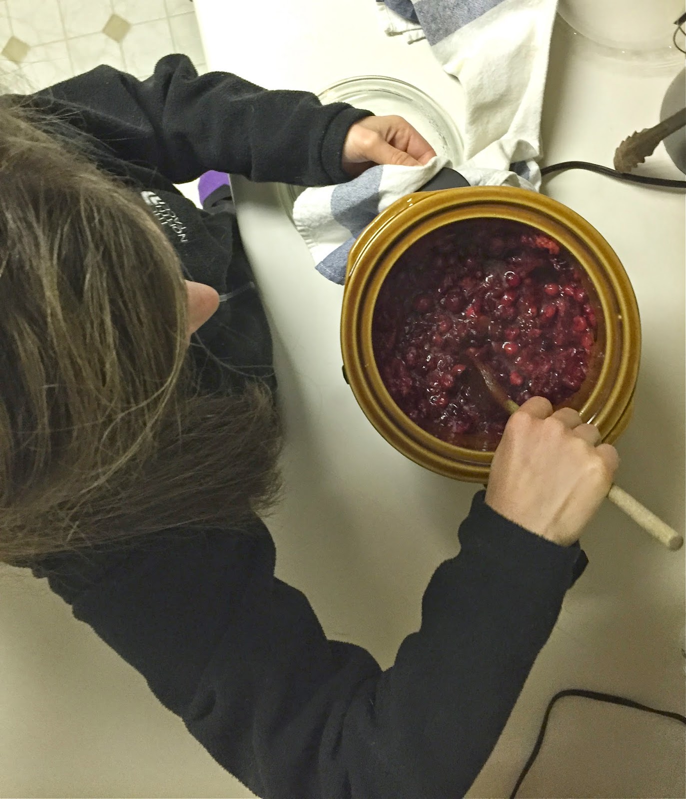 Stew or a Story: Easy Crockpot Cranberry Sauce
