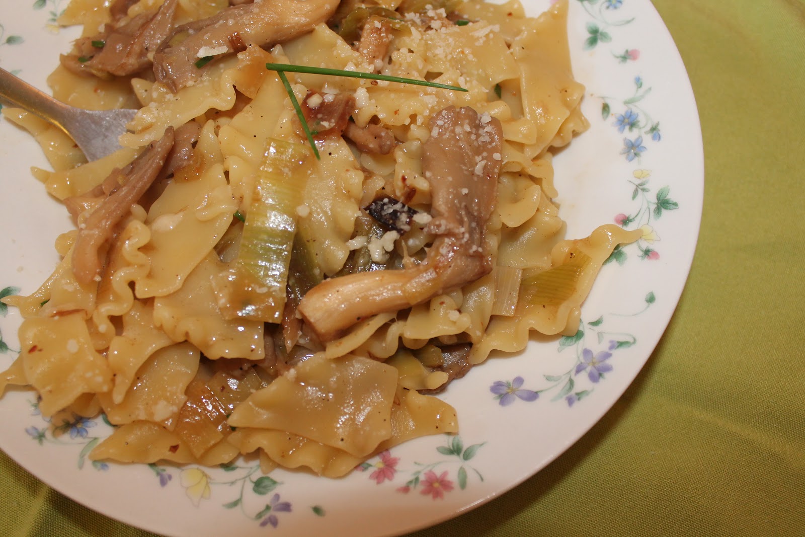 Savory Moments Pasta with leeks and oyster mushrooms