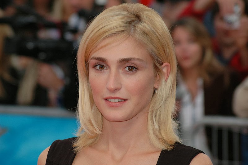 Julie_Gayet_at_the_2007_Deauville_American_Film_Festival-01.jpeg