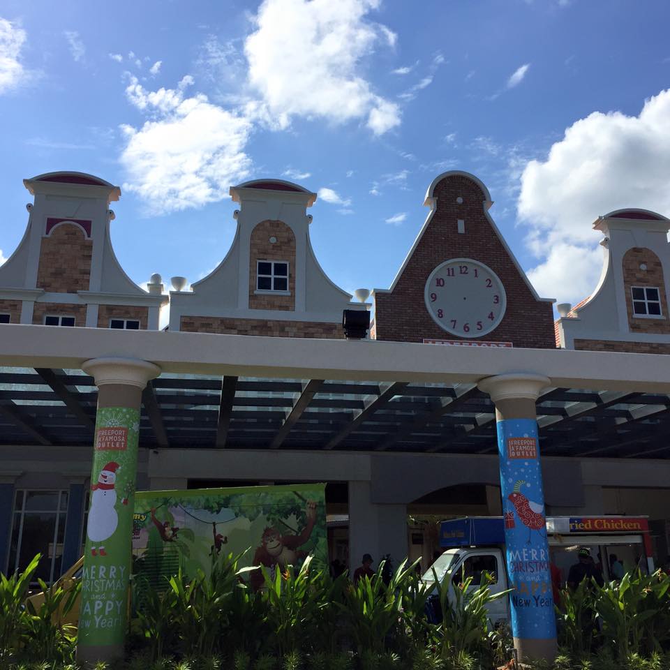 There's a shopping mall at the back of my house! Melaka Premium