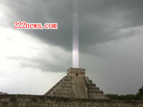 馬雅金字塔驚見神秘光柱