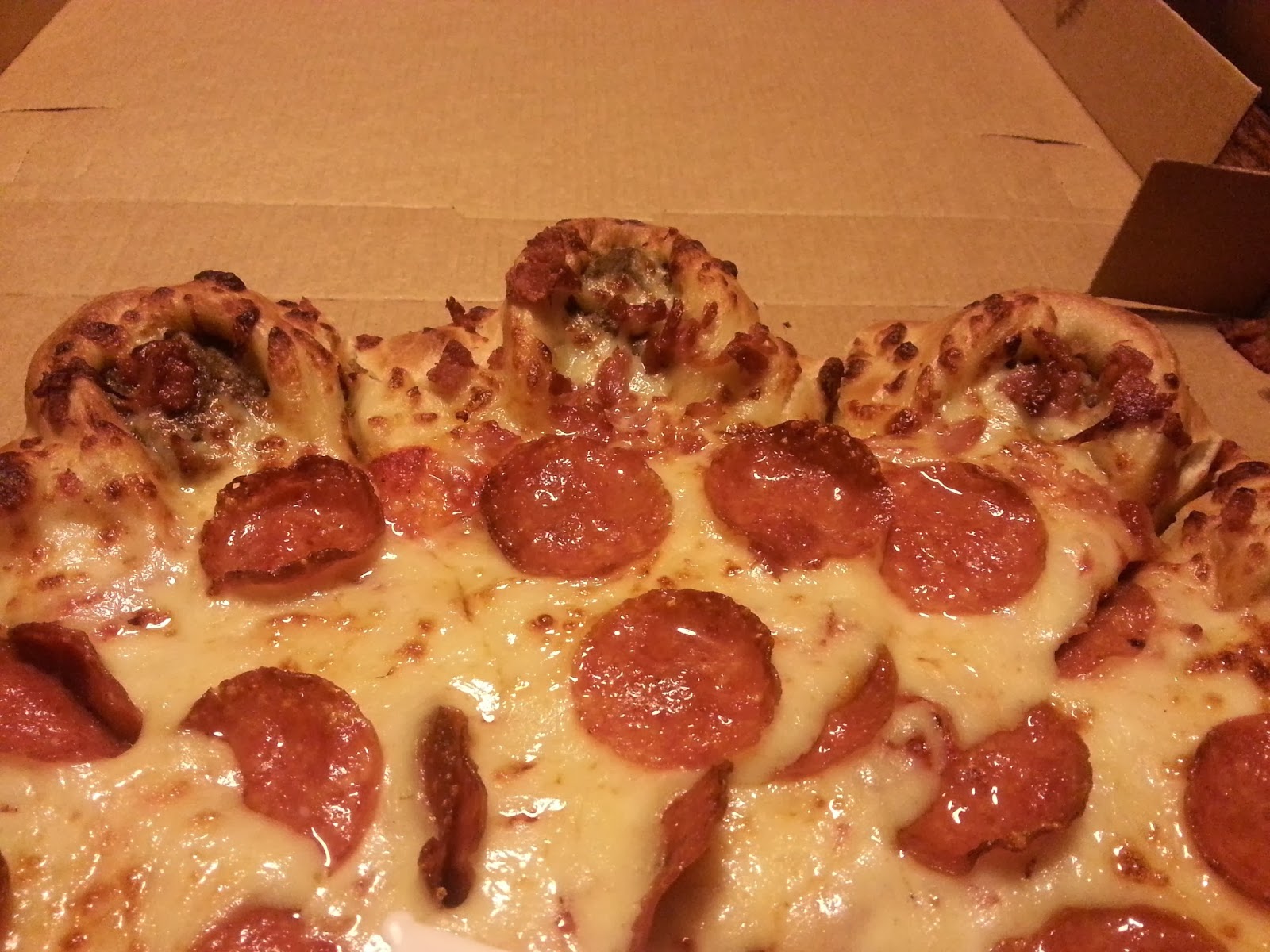 Cheeseburger pizza from Pizza Hut. Exactly as you'd imagine it would be.