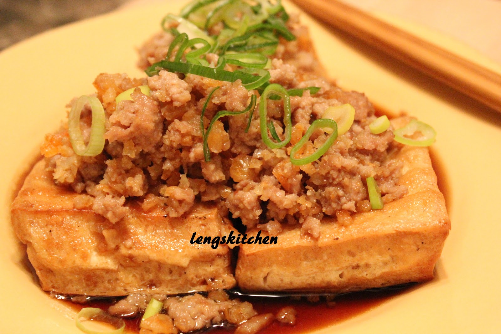 Kitchen Chaos Pan Fried Tofu with Minced Meat 油煎肉碎豆腐