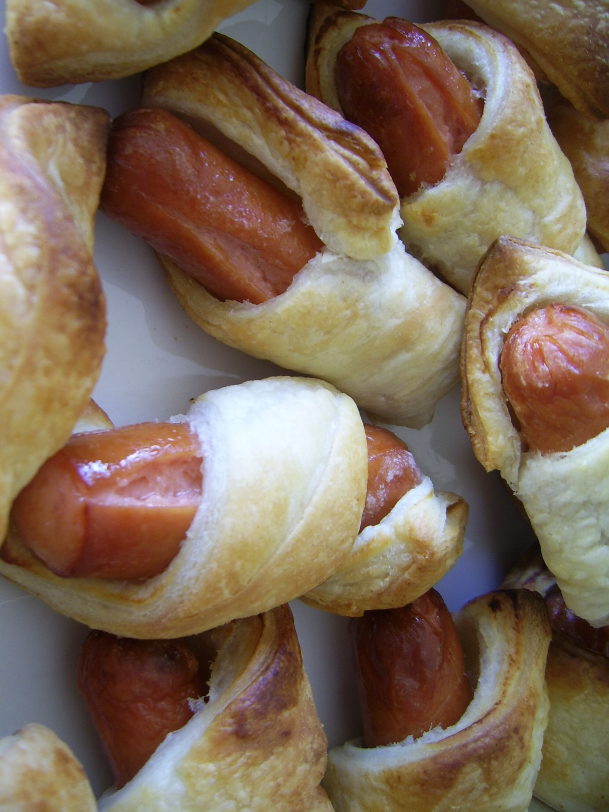 irenafoods Puff pastry hotdog Crenwursti in foietaj