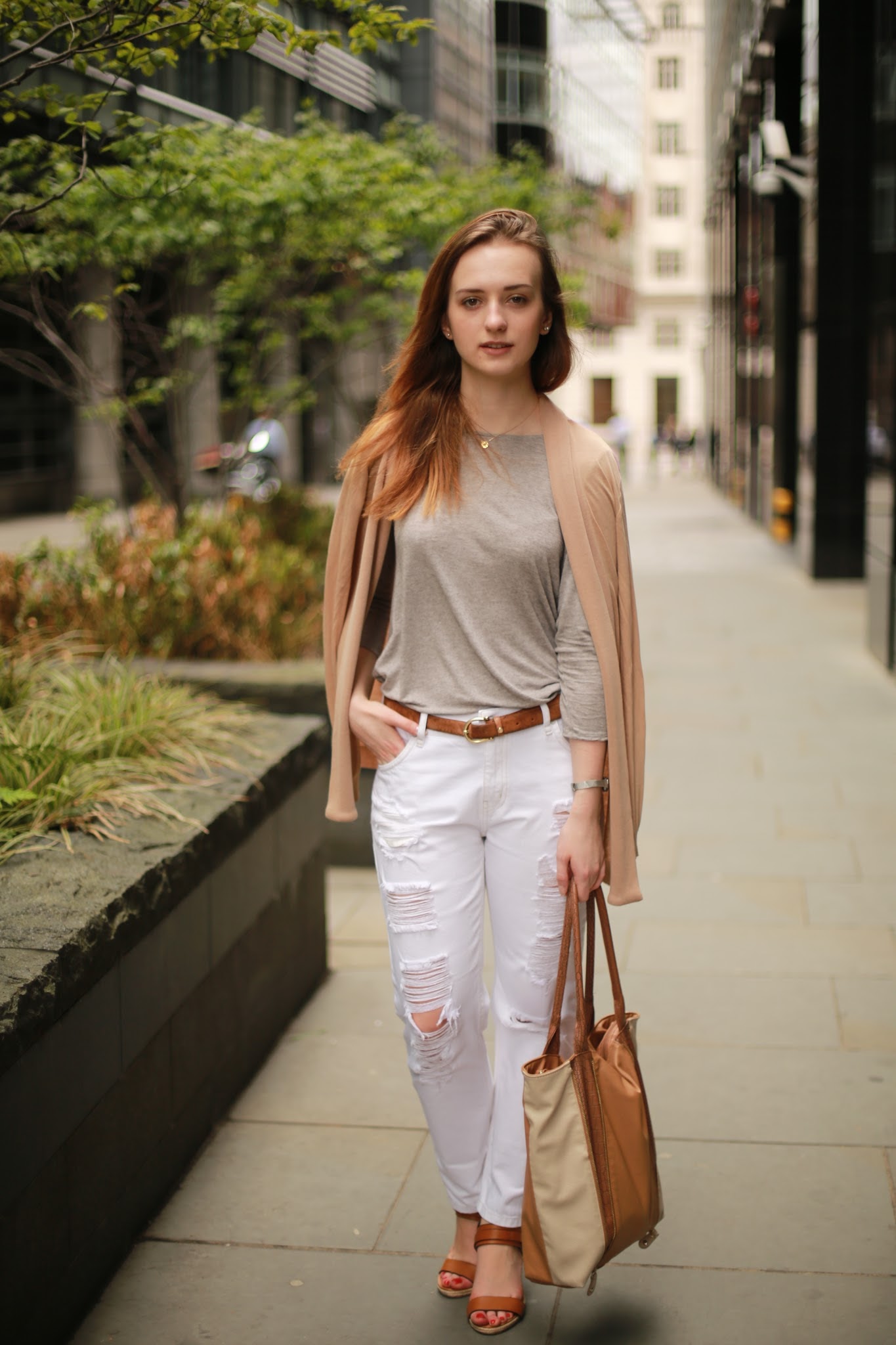 White boyfriend jeans