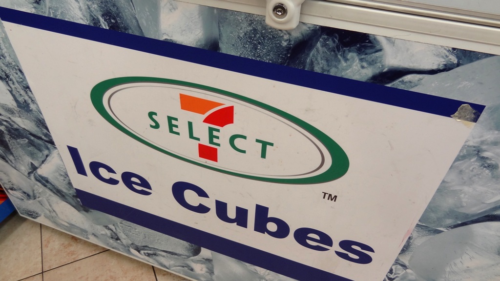 7Eleven! Its a STORE and MORE! DominoPizzaat50OFF