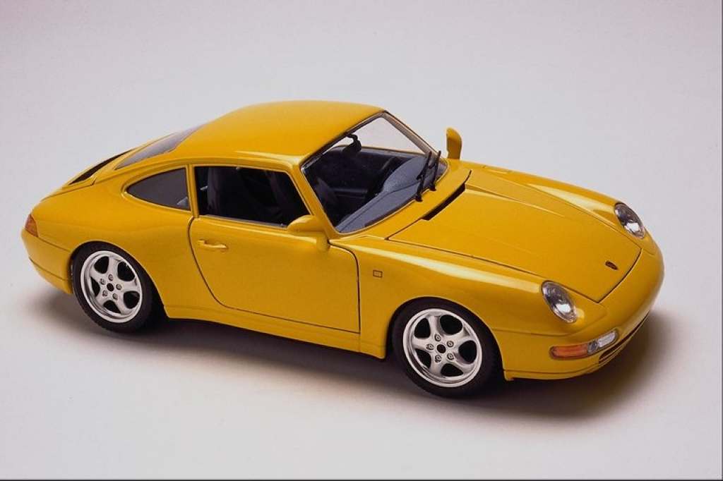 Photography: yellow car