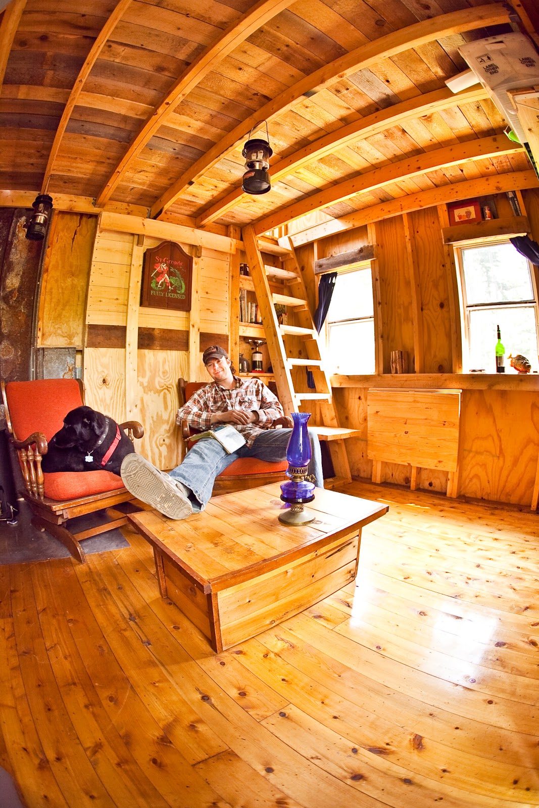 Small Cabins Tiny Houses Inside