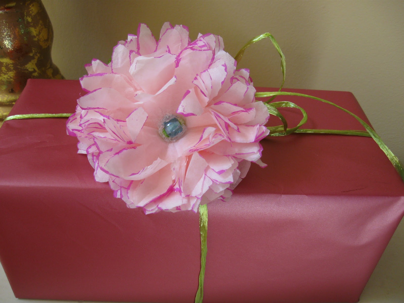 Craft Klatch ® Tissue Paper Flower with Colored Edge