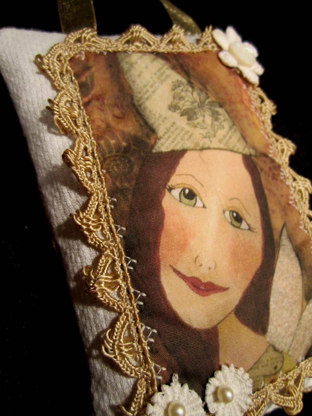 Gollywobbles: Victorian Lavender filled pillow sachets