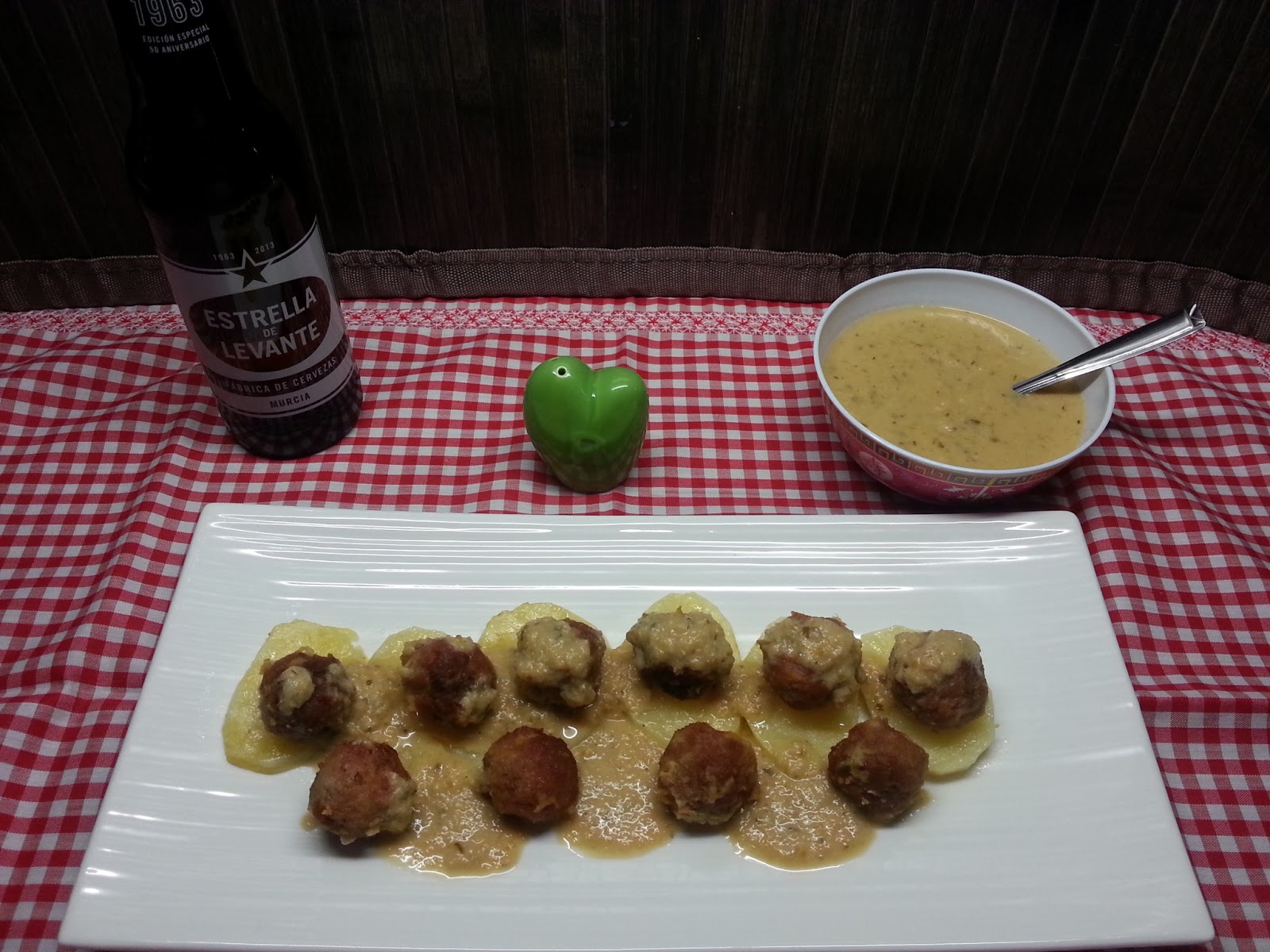 Albóndigas A La Cerveza.
