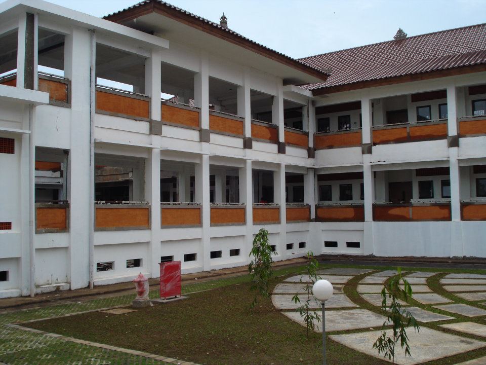 GEDUNG BARU SEKOLAH LABORATORIUM UNDIKSHA JALAN JATAYU 10 SEKOLAH