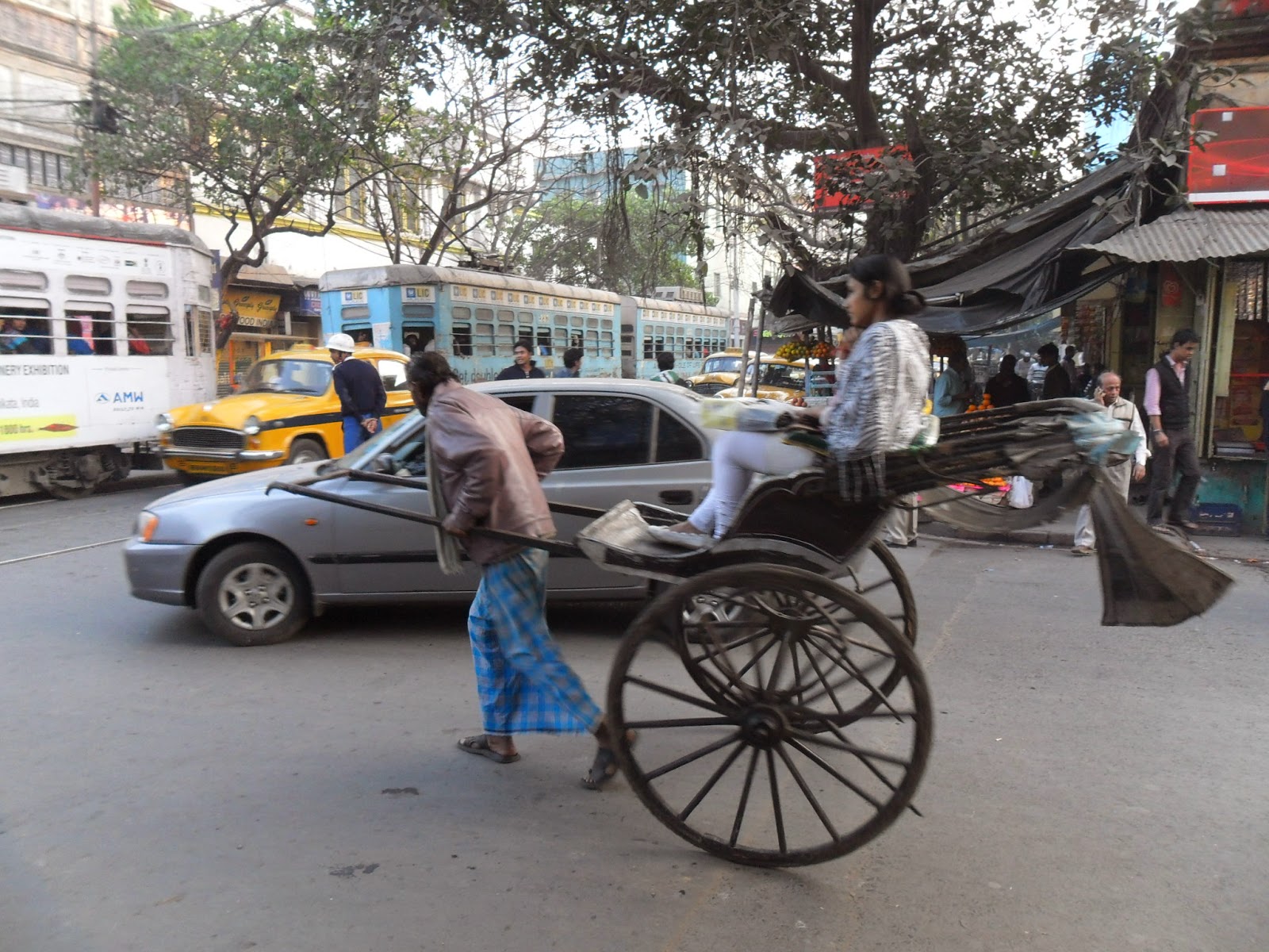 India road from Kolkata