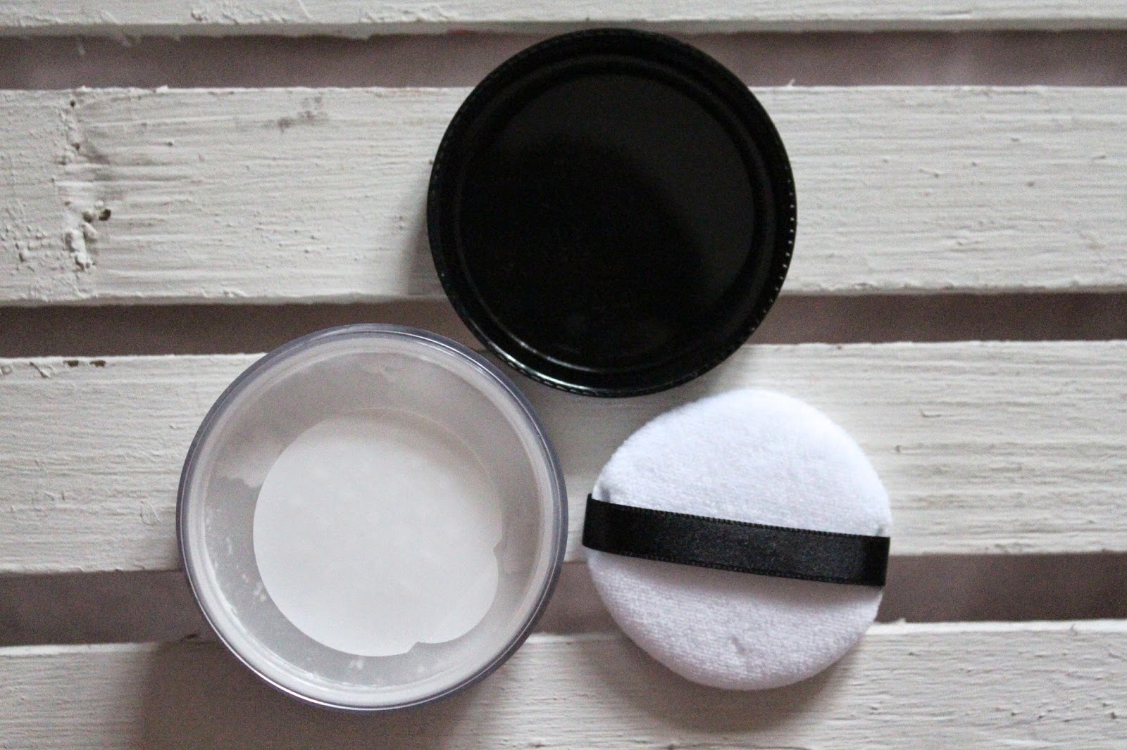how to apply translucent powder
