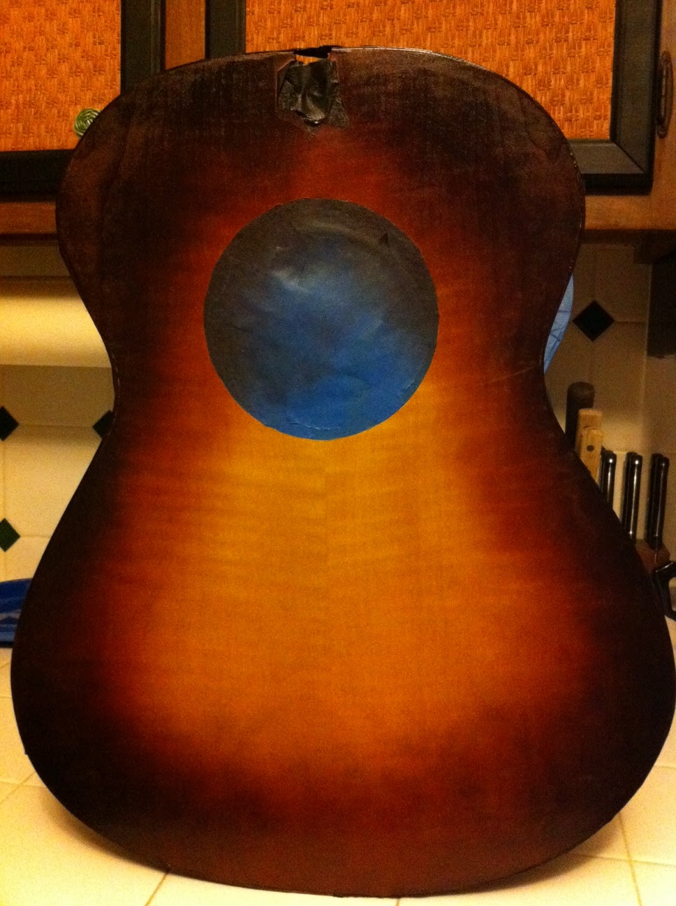 Making an acoustic guitar Staining the Body