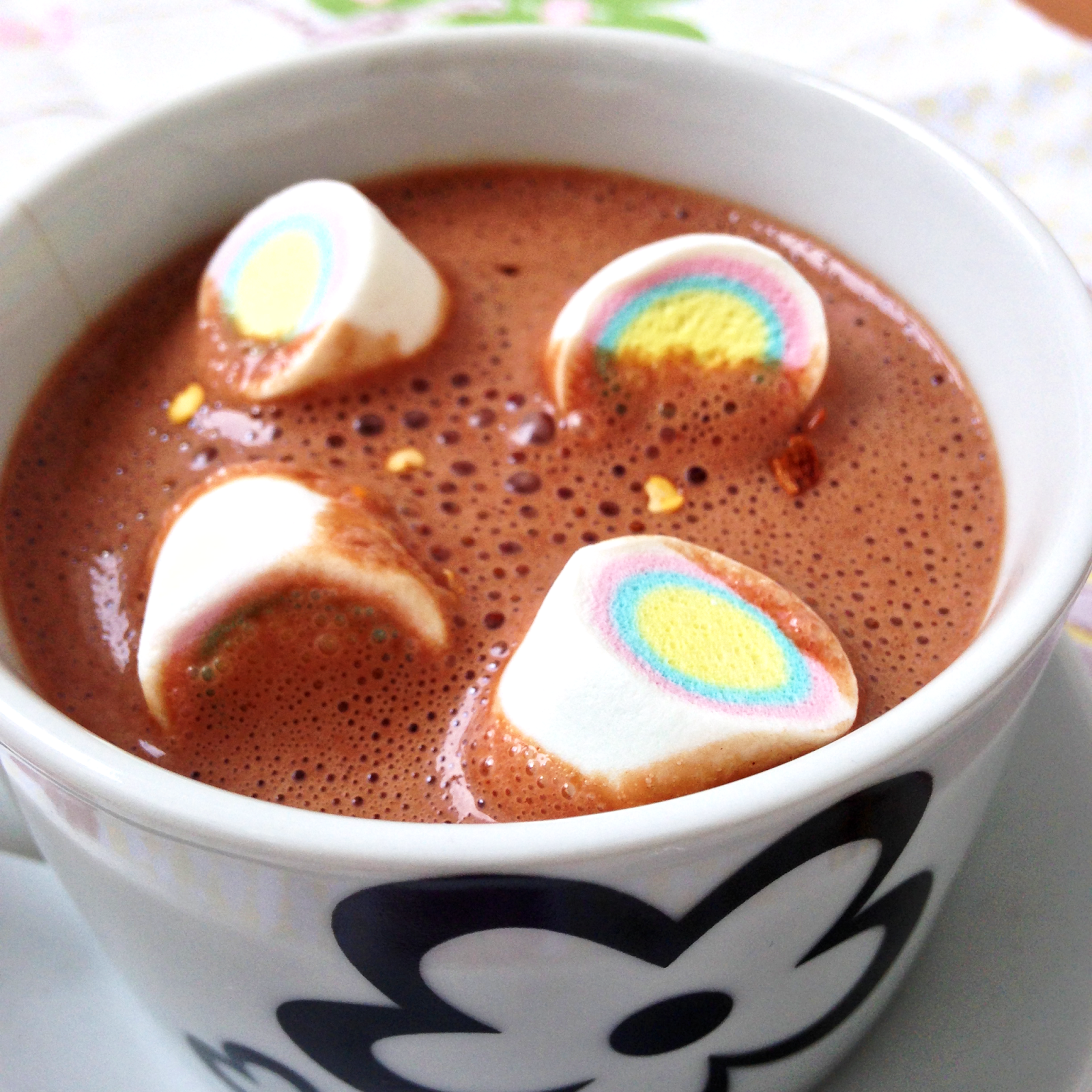 Chocolate quente apimentado com marshmallow