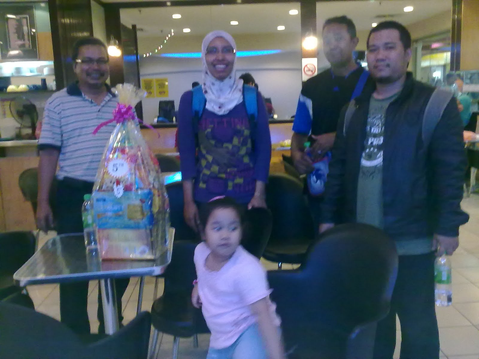 SempoiGuy March 2011 Lawan2 punya lawan dan baling punya baling akhirnya kami dapat jugak hadiah tapi nom 5 hehehehhe Seronok jugak rasanya