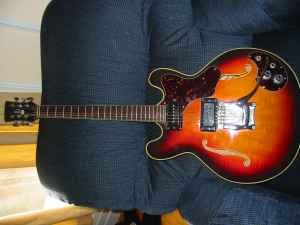 Craigslist Vintage Guitar Hunt: Mosrite Celebrity in SF ...