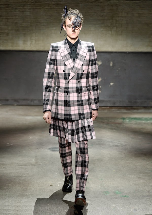 Alexander McQueen Fall Winter 2014