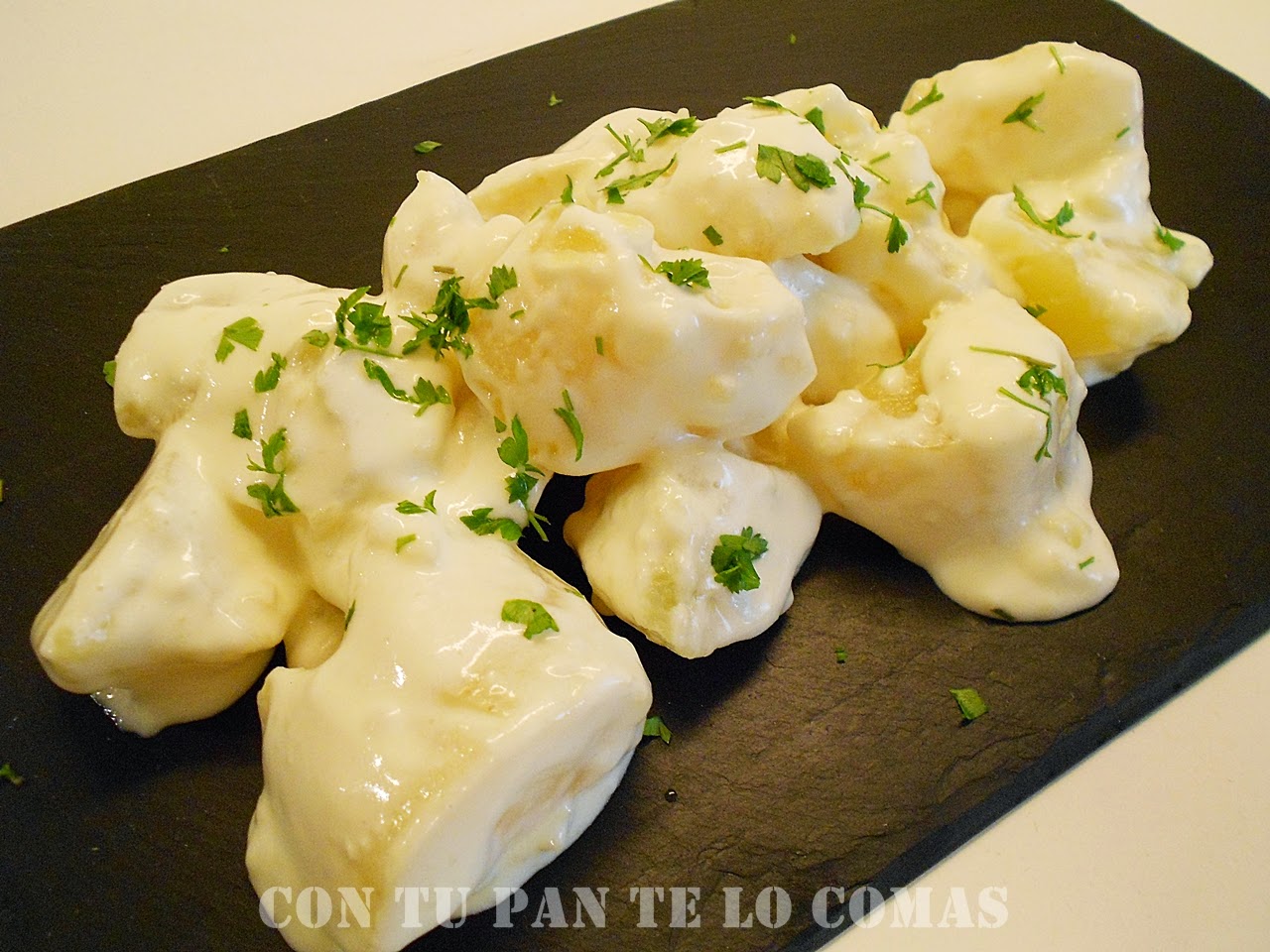 Patatas Con Alioli Ligero
