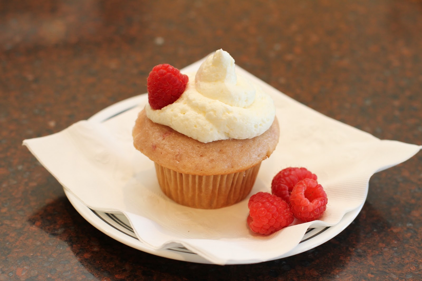 TaraGay's Yummies! Cupcake Wars Raspberry Cupcakes with Champagne