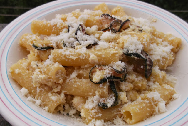 elicoidali con zucchini e ricotta