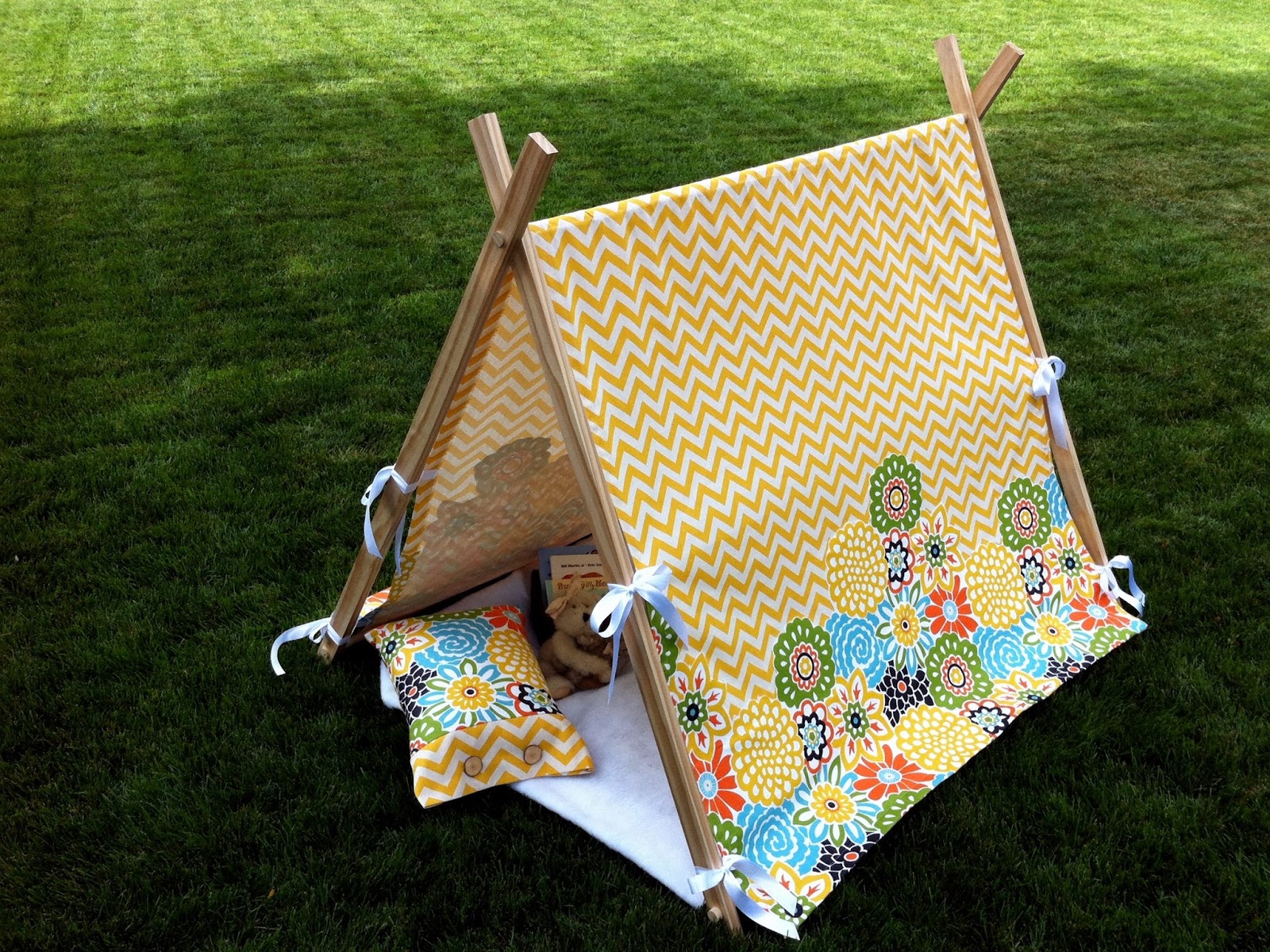 Just Another Hang Up Child's Play Tent Tutorial...