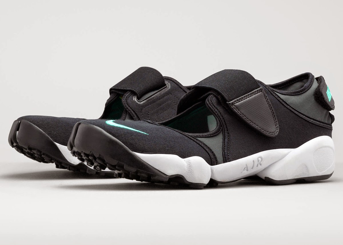 Nike Indonesia presents "Mind The Gap" Sneaker Nike Air Rift