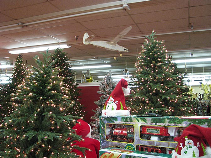 The Building Board: Tandy Walker's Christmas display