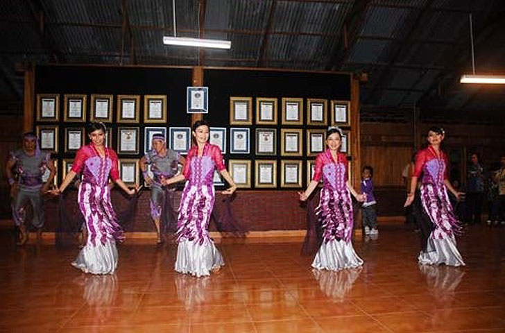 Tari Tatengesan :Tarian Asal Minahasa Serta Gambar Video Tari Tatengesan :Tarian Asal Minahasa Serta Gambar Video