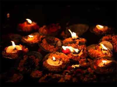 dead dedicated ancestors akashdeep lamps month oil ganga varanasi kartik