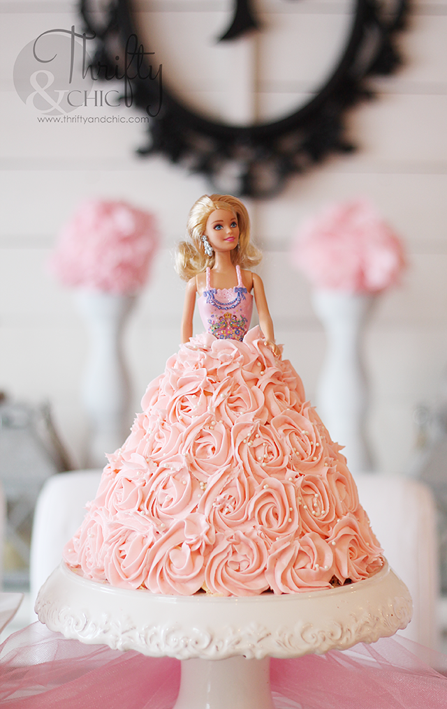 Cute Barbie birthday party ideas. Great ideas to turn your house into a real life Barbie dream house!