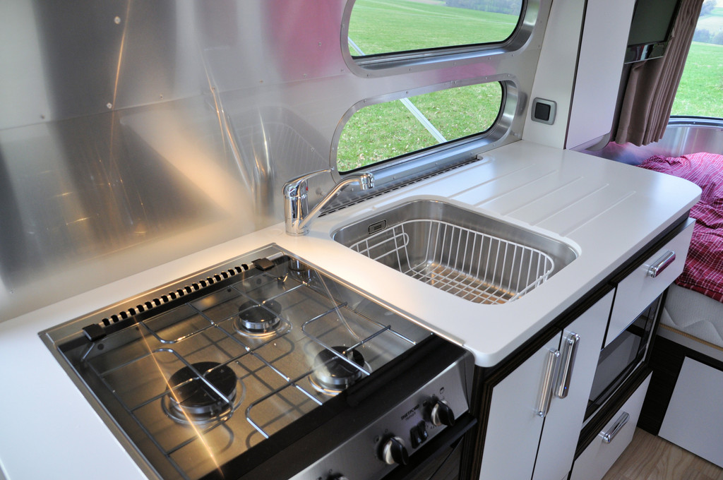 camper stuebchen der neue optimierte airstream 534 serie 2 Küchenabdeckung Materialien ~ camper stuebchen der neue optimierte airstream 534 serie 2