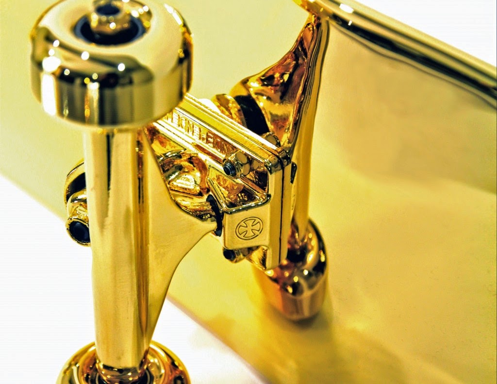 World's Most Expensive Skateboard Coated in Pure Gold Art'einsky