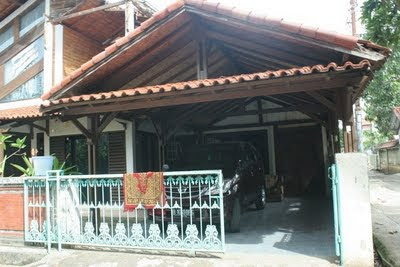 jual rumah on Jual Rumah di Jatiwaringin Jakarta Timur