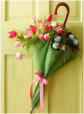 decorar con paraguas y flores