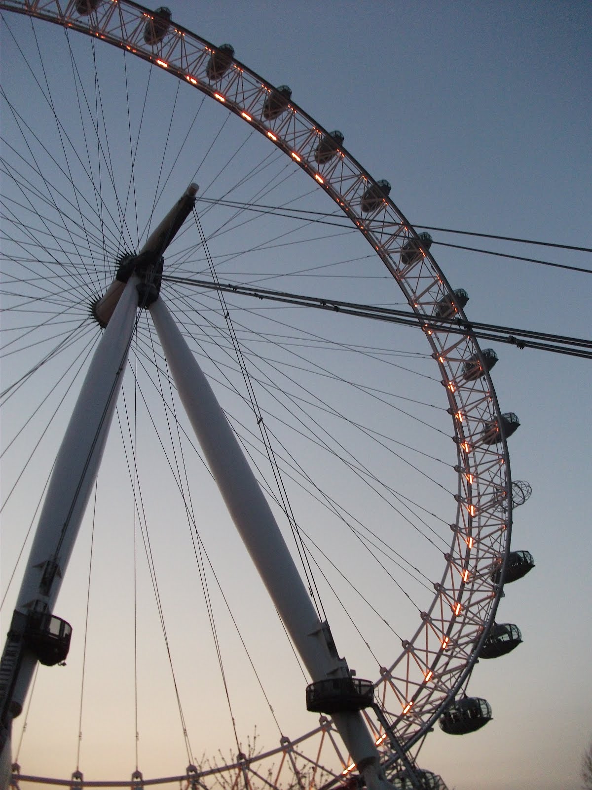 Ride The London Eye I Spy Wallpaper | PicsWallpaper.com
