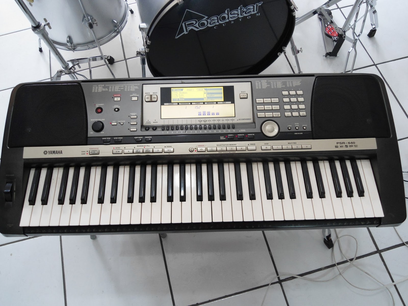 FORTUNE GUITAR SHOP LUTHIERIA Teclado Yamaha PSR 640 + Fonte + BAG R
