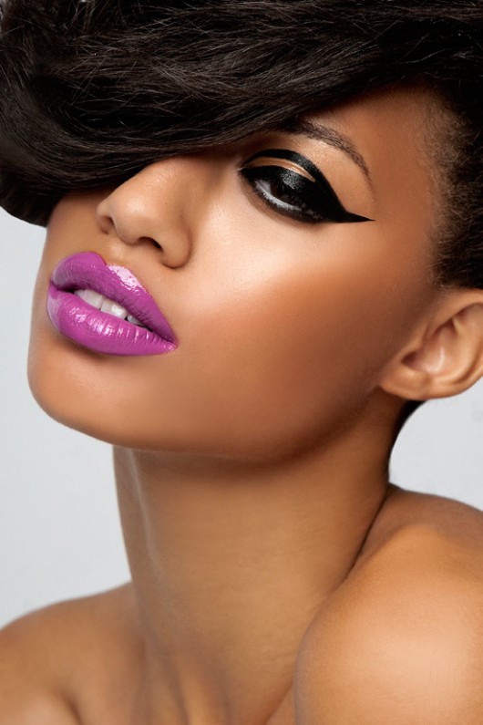 Dark purple lips makeup Dark purple lips makeup