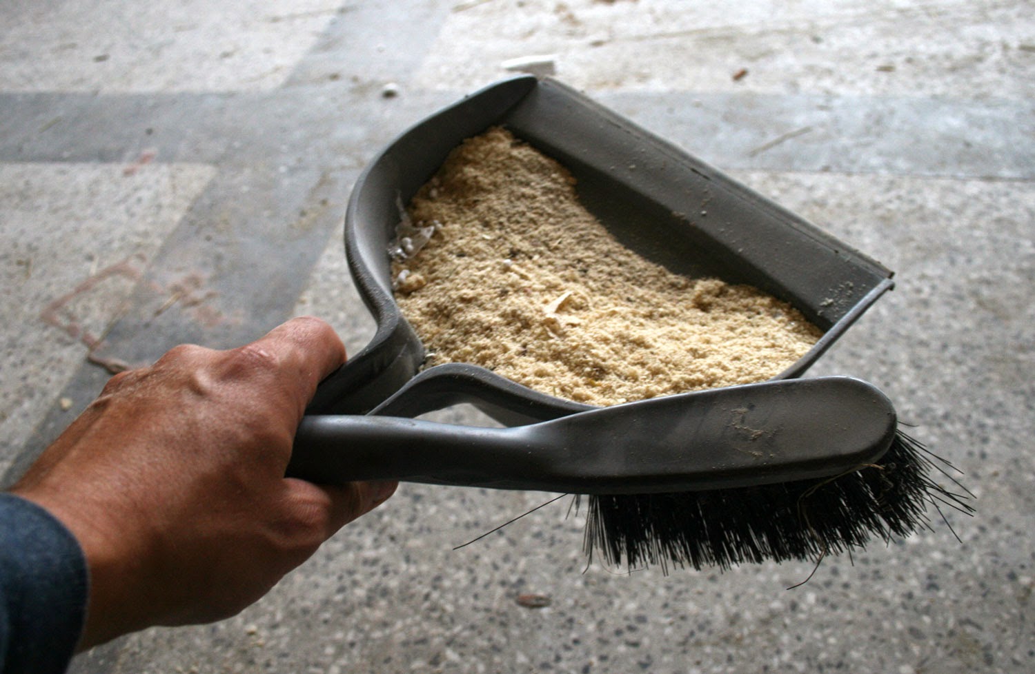 The sawdust collector doesn't really work The sawdust collector doesn't really work