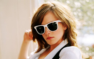 Emma Watson in White Frame Sunglasses HD Wallpaper