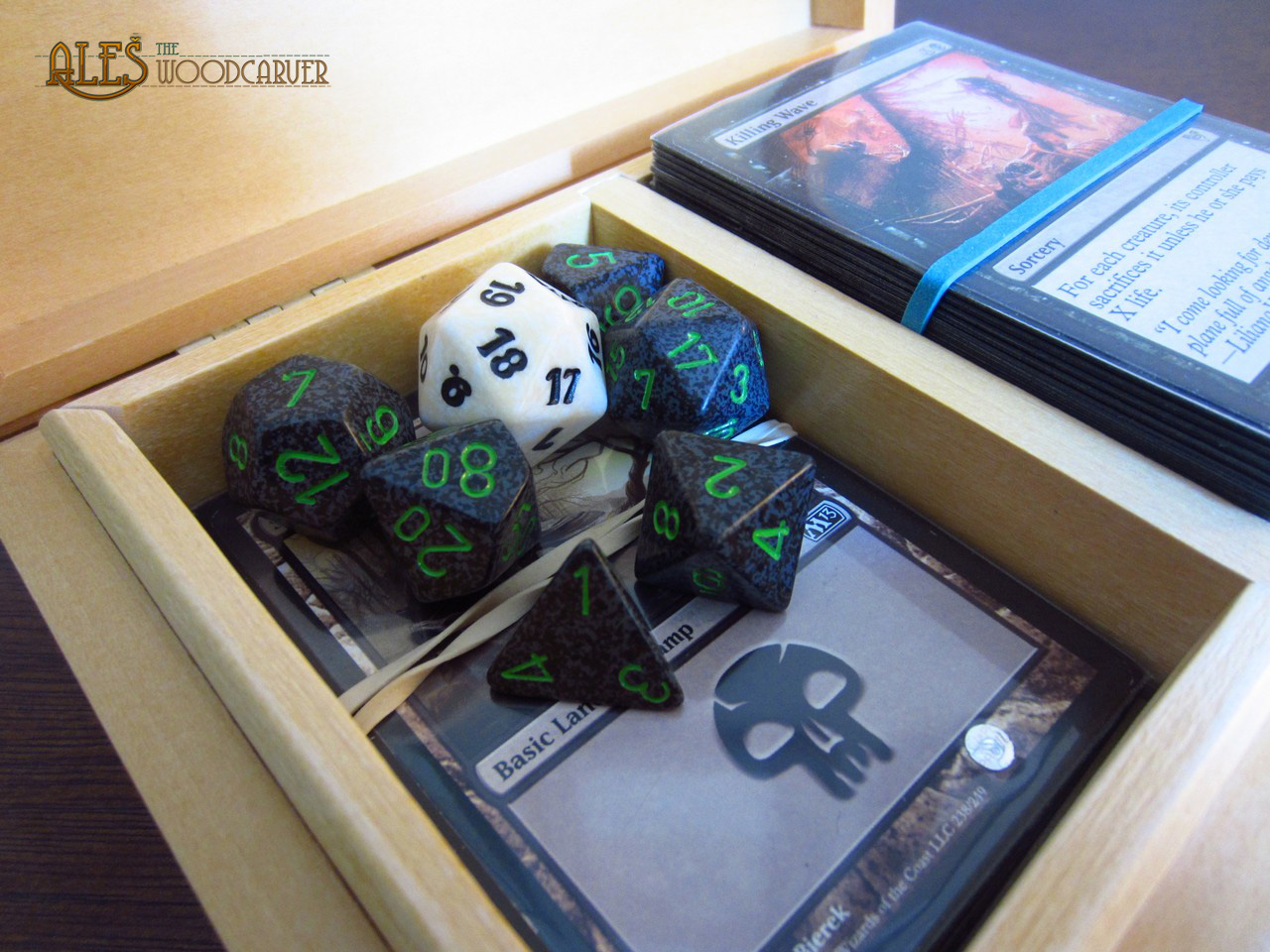Ales the woodcarver Chip carved card box Magic the Gathering